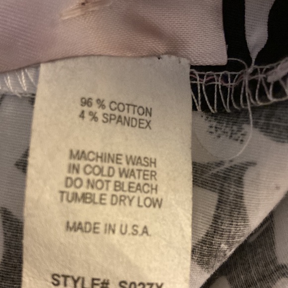 NWT Love & Kisses | Women’s Black & White MIDI Skirt - Size 1X - Picture 6 of 6